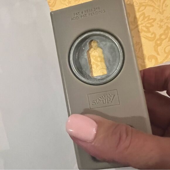 Stampin’Up Small Hand Punch Bundle of 2 Tag and Frame - Picture 5 of 6